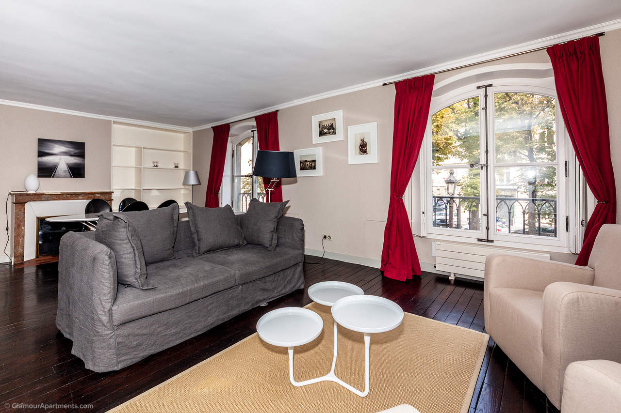 可爱的家具在巴黎的2间卧室的公寓