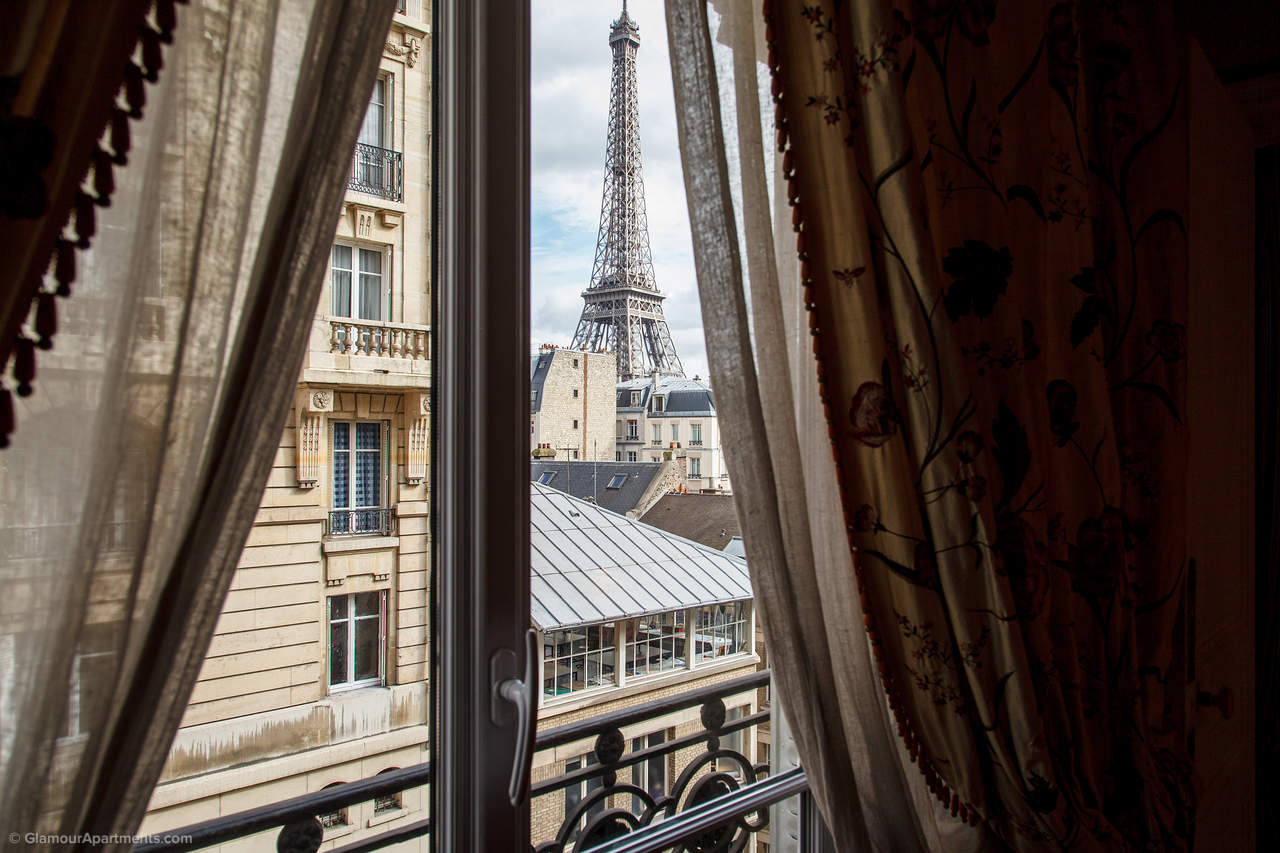 豪华的巴黎有四间卧室的公寓租金